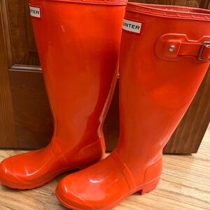 EUC Hunter Tour Boots - Shiny Coral size 7